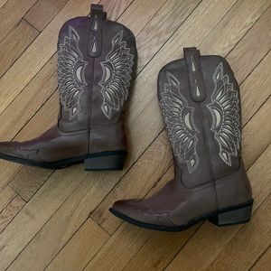 Cowboy boots size 7